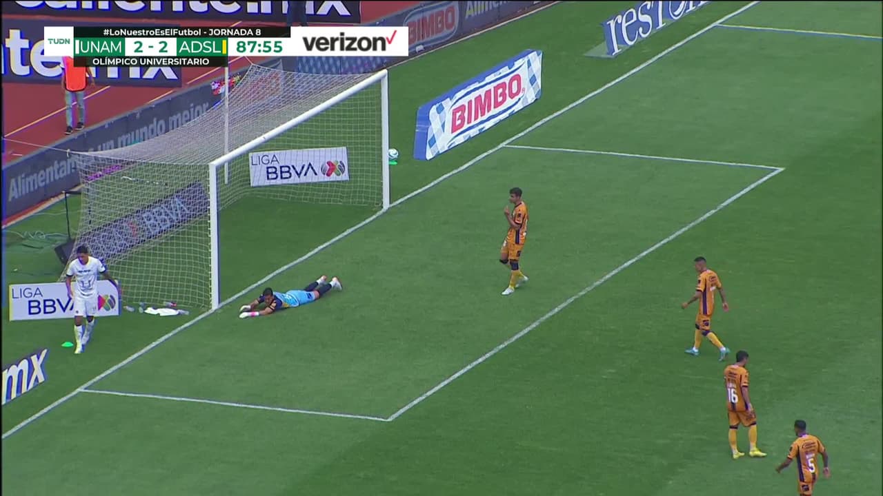 ¡TIRO ATAJADO! disparo por César Huerta.