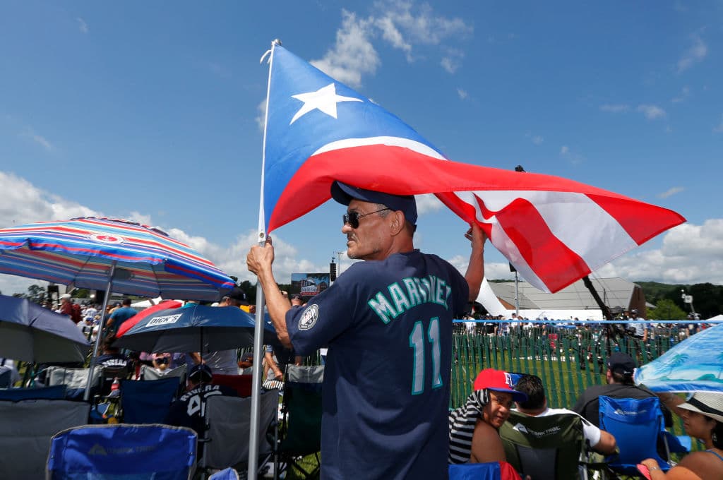 Puerto Rico ahora cuenta con cinco de peloteros boricuas en el Salón de la Fama del Béisbol.