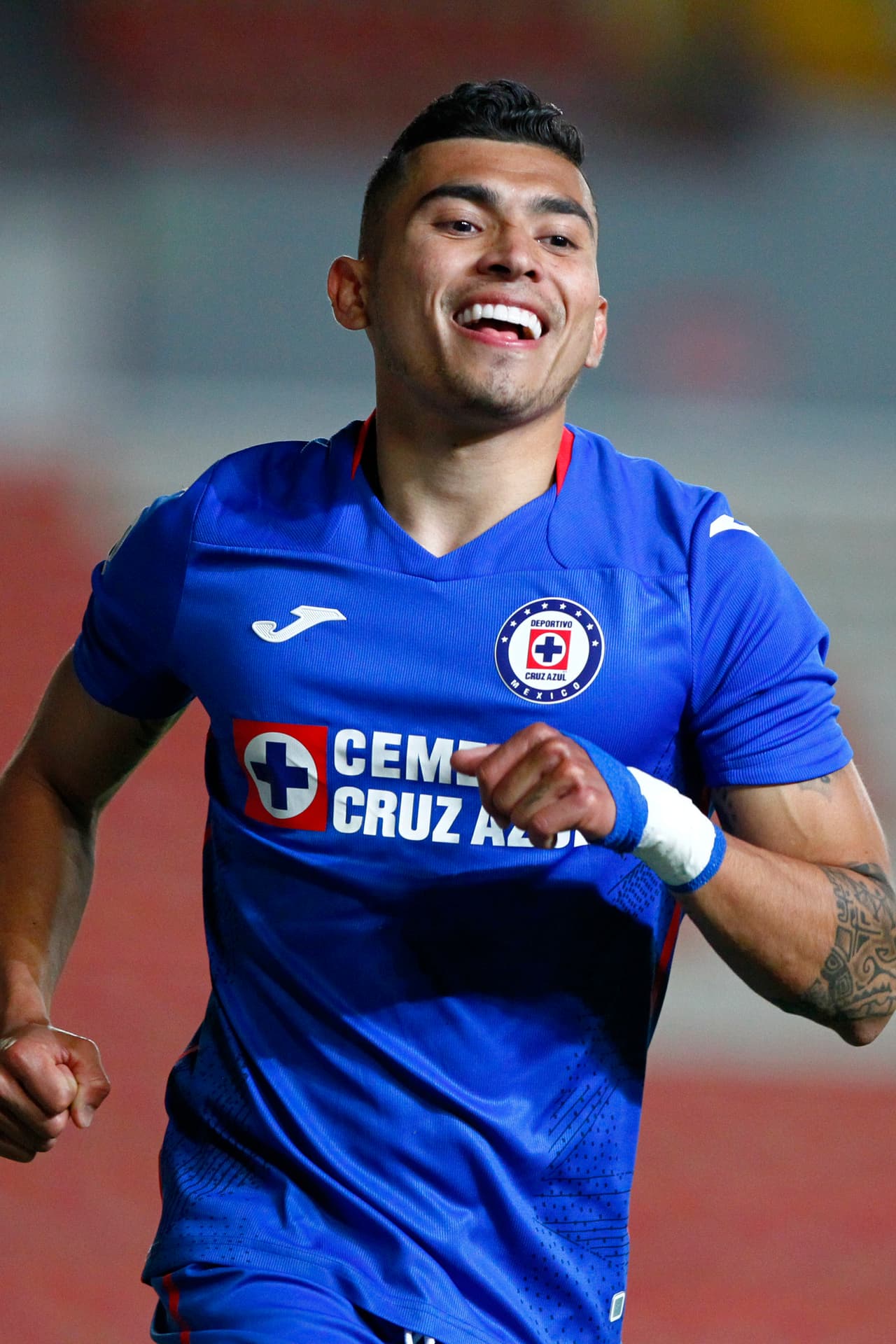 Orbelín Pineda defiende a Cruz Azul de trolleo americanista