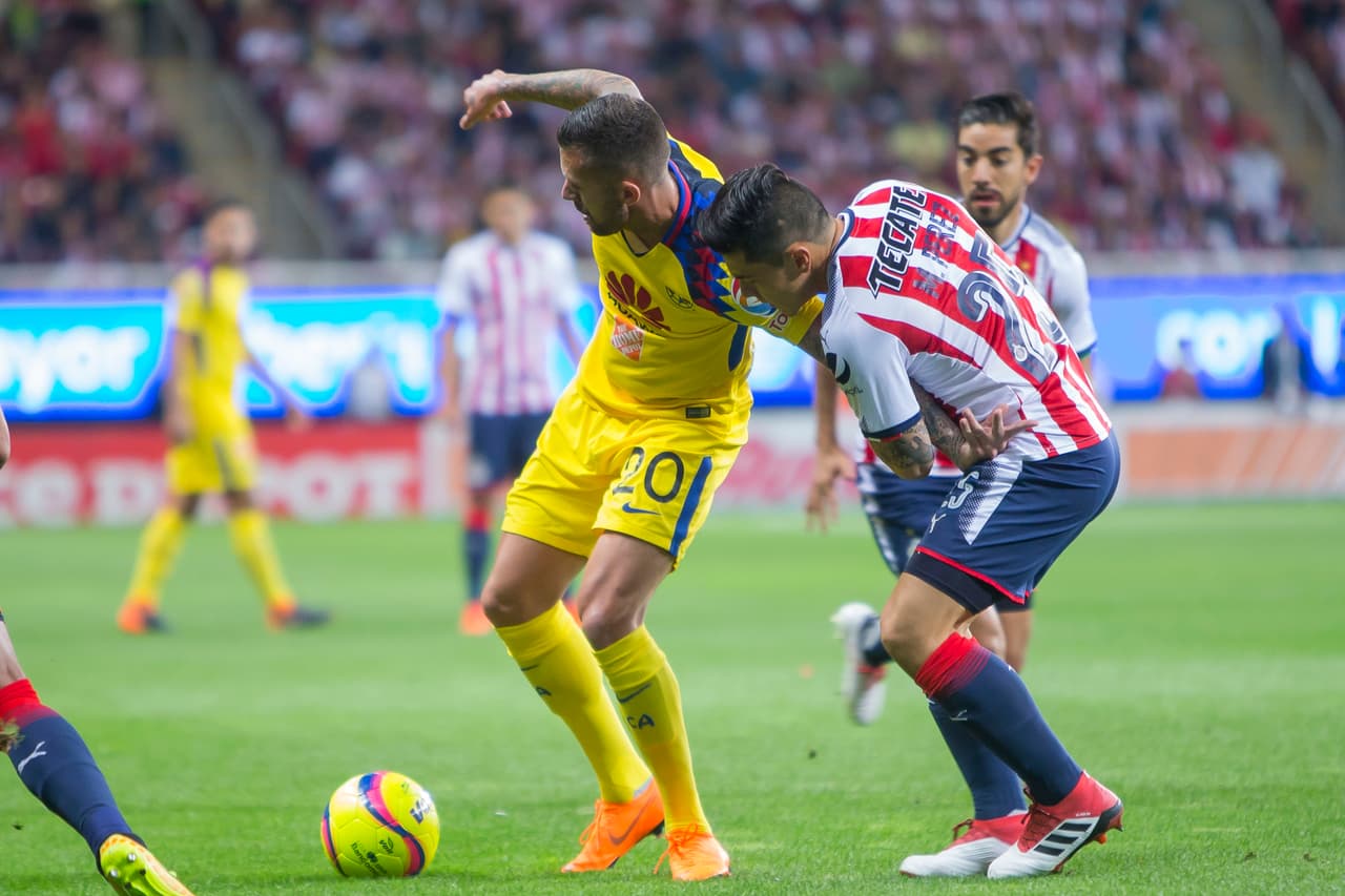 América buscó empatar de inmediato, adelantando líneas. Tras el gol, el encuentro terminó por abrirse.