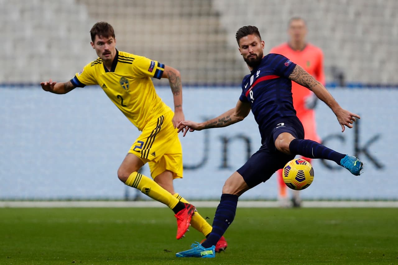 Giroud (16’, 59’), Pavard (36’) y Coman (90’+4’) marcaron por Francia; Claesson (4’) y Quaison (88’) hicieron los del descuento.