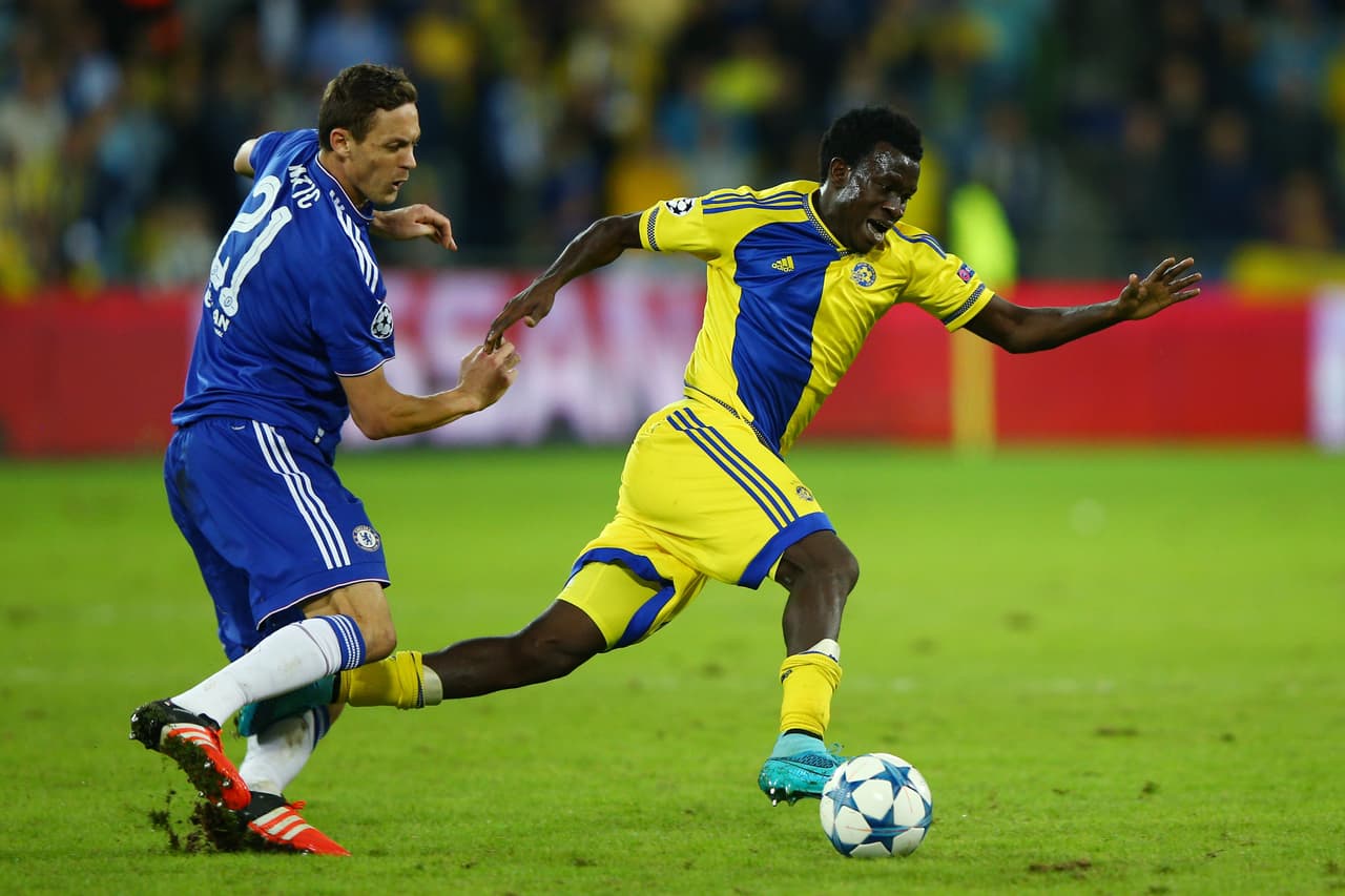 Nemanja Matic no pasó demasiados problemas pero de vez en cunado se hizo sentir como el contención que es, incluso se ganó la amarilla.