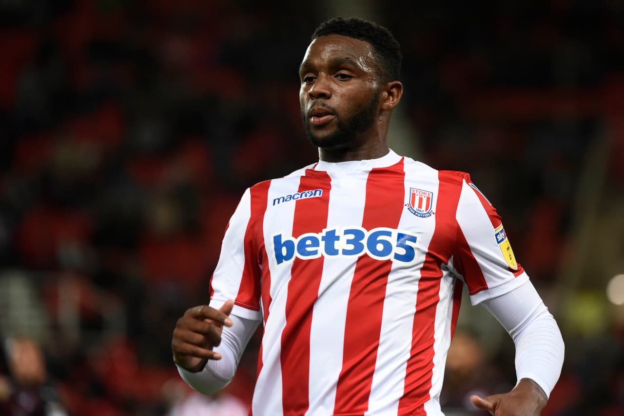 Defensa: Cuco Martina (Curazao / Stoke City)