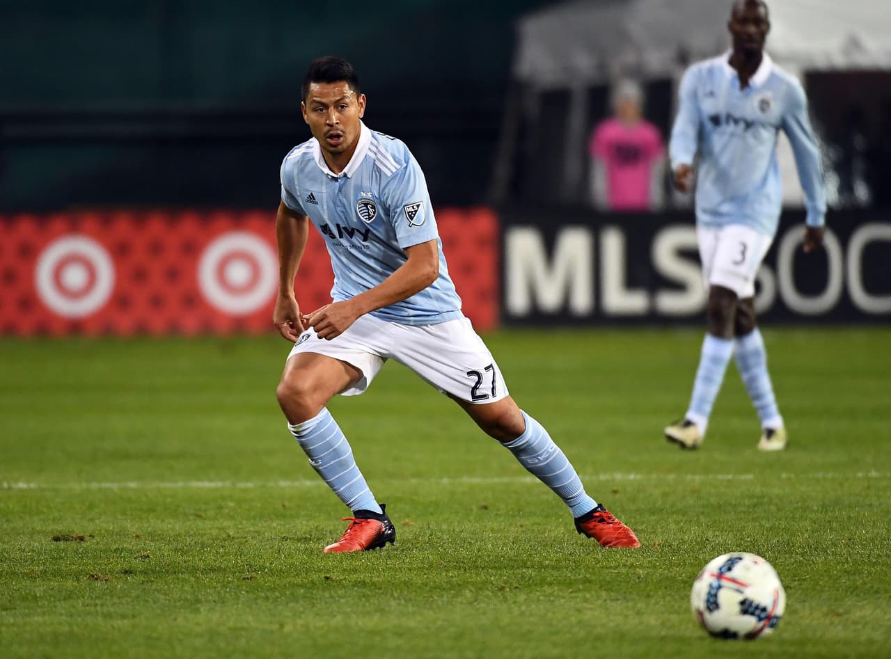 Roger Espinoza, líder de Sporting Kansas City, convocado por Honduras.