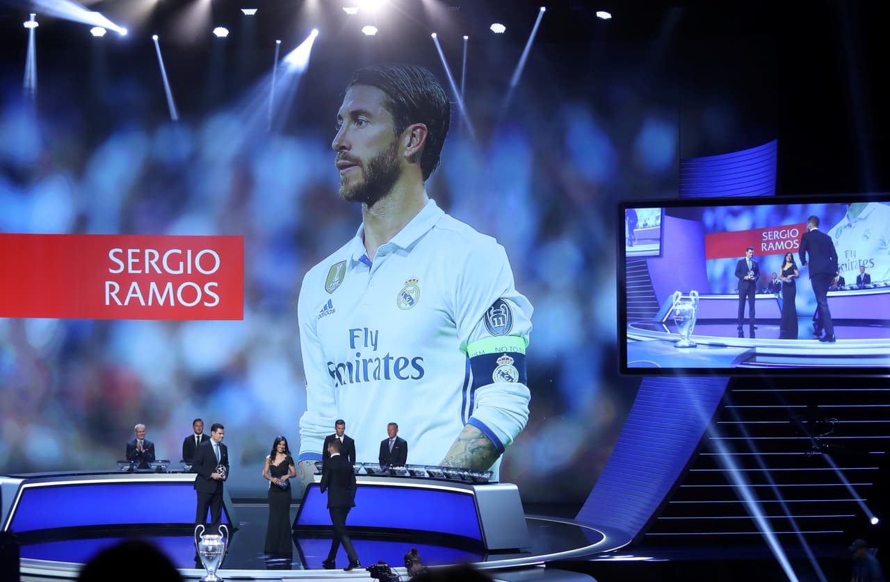 El capitán del Real Madrid y de la selección española, Sergio Ramos, fue coronado en Mónaco mejor defensa de la pasada temporada.