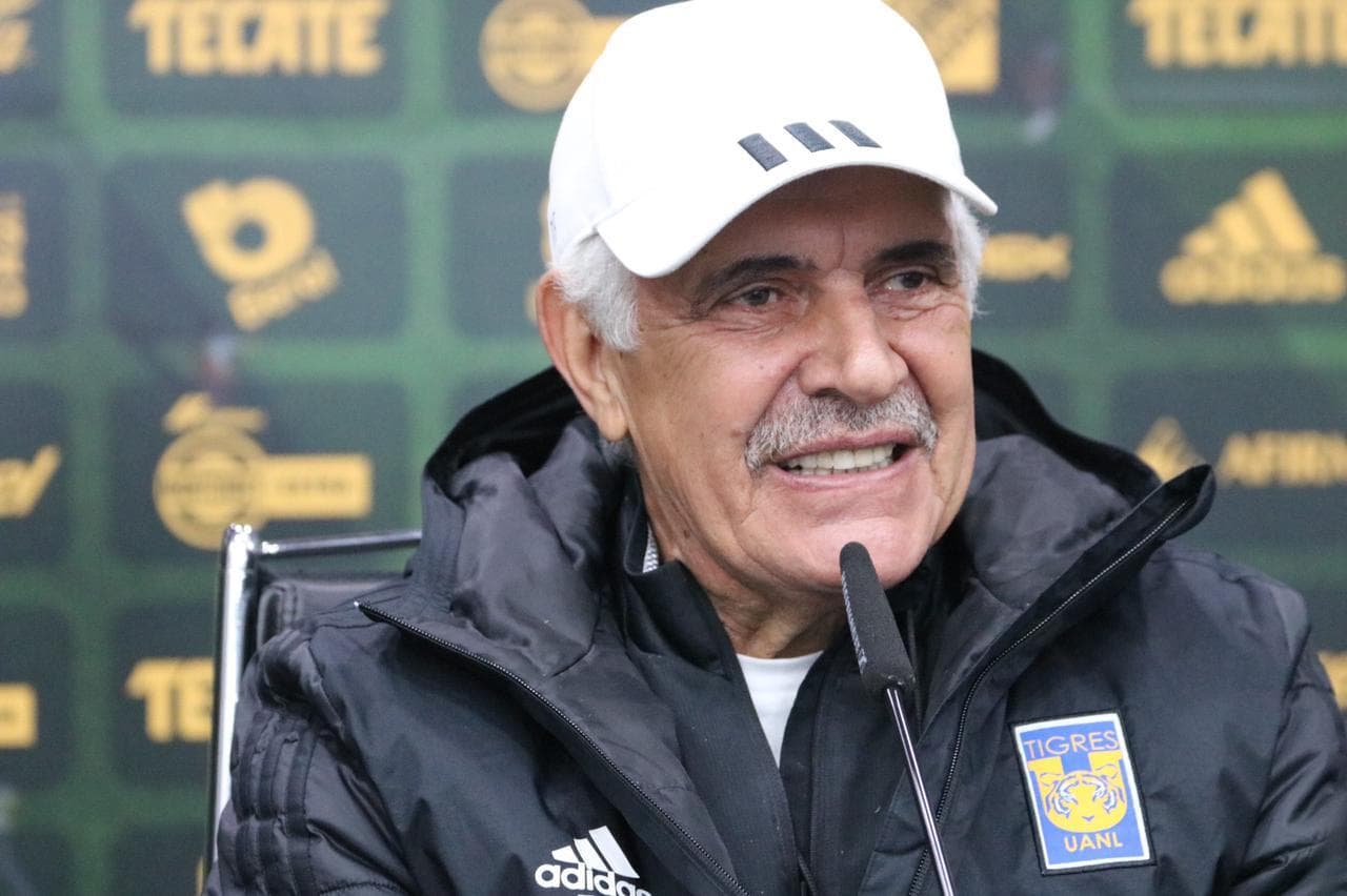 Al Tuca no le importa la firma; garantiza su continuidad en Tigres