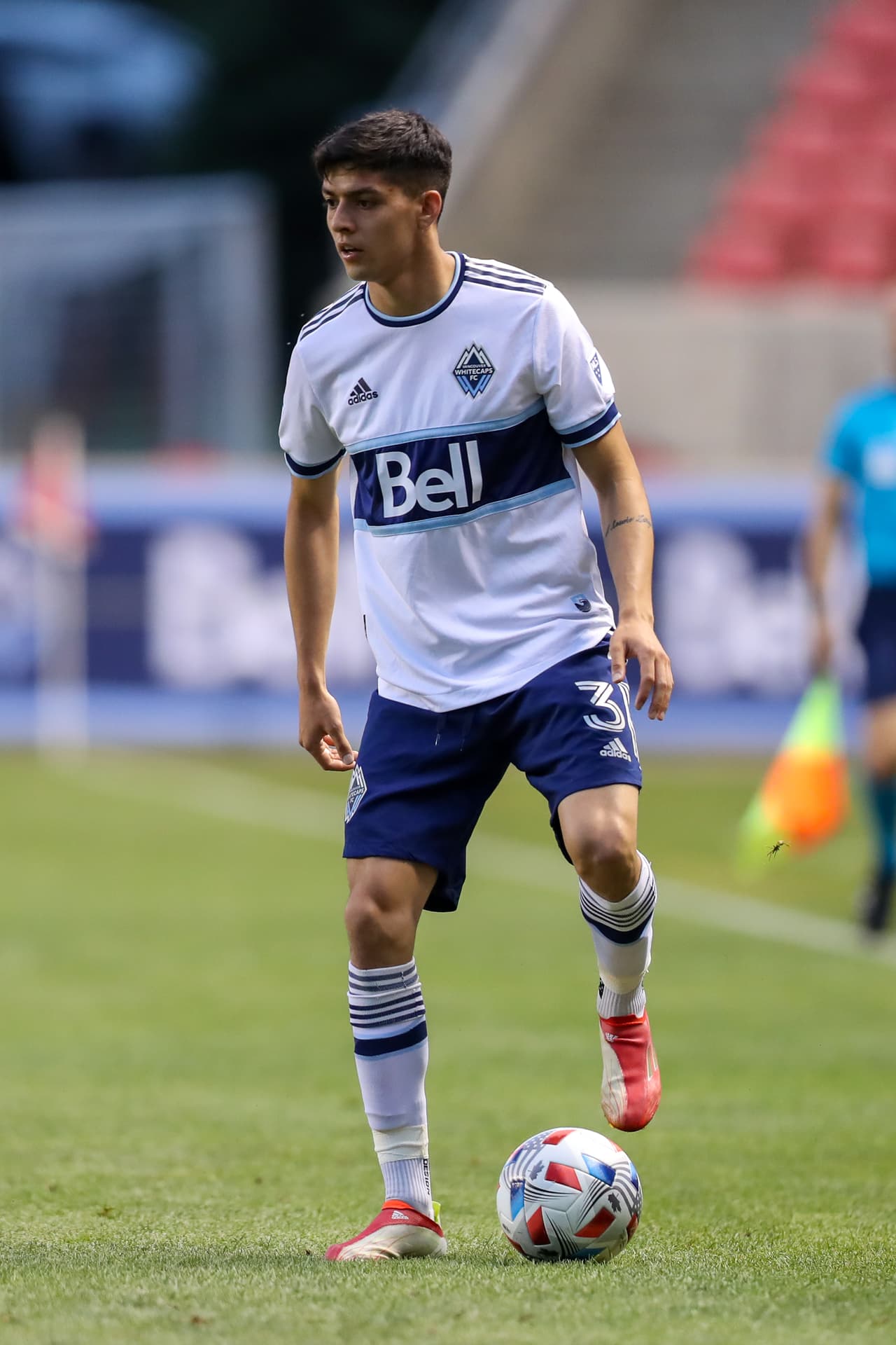 Nació en Quebec, Canadá, pero jugó por la selección de Chile: es el lateral Cristián Gutiérrez (Vancouver Whitecaps FC).
<br>
