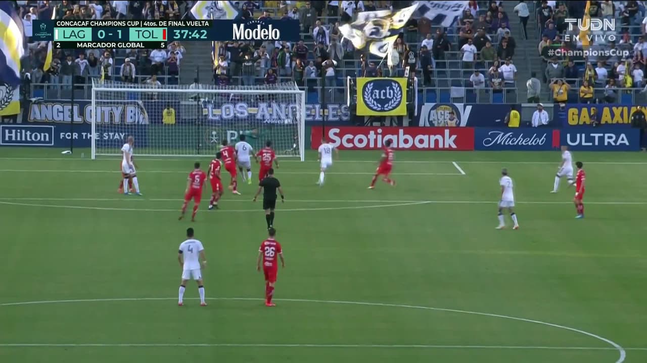 ¡Pasó cerca! Edwin Cerrillo estuvo a punto de empatar para el Galaxy