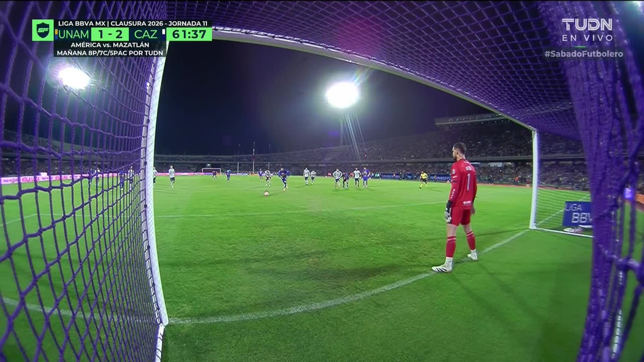 ¡GOL!  anota para Pumas UNAM. Juninho