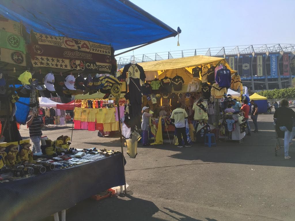 Banderas y más recuerdos del América a la orden del día.