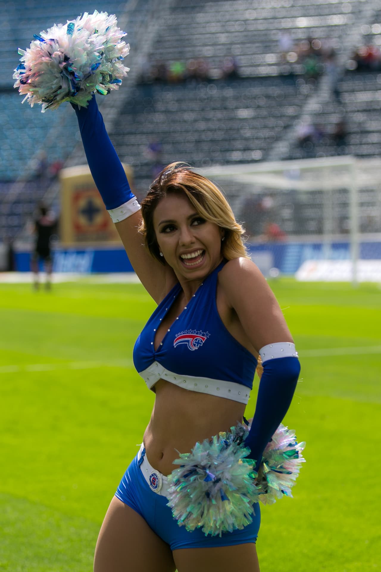La belleza de las porristas en la fecha 5
