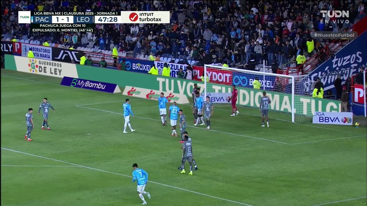 ¡TIRO ATAJADO! disparo por Emilio Rodríguez.