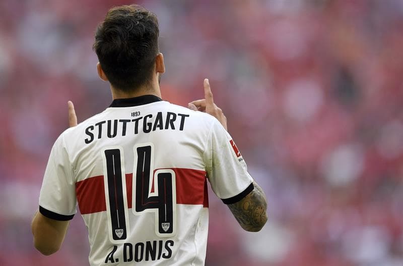 Al minuto 42 el Stuttgart recuperó la ventaja con el gol de Adonis, aprovechando un error en salida del Bayern.