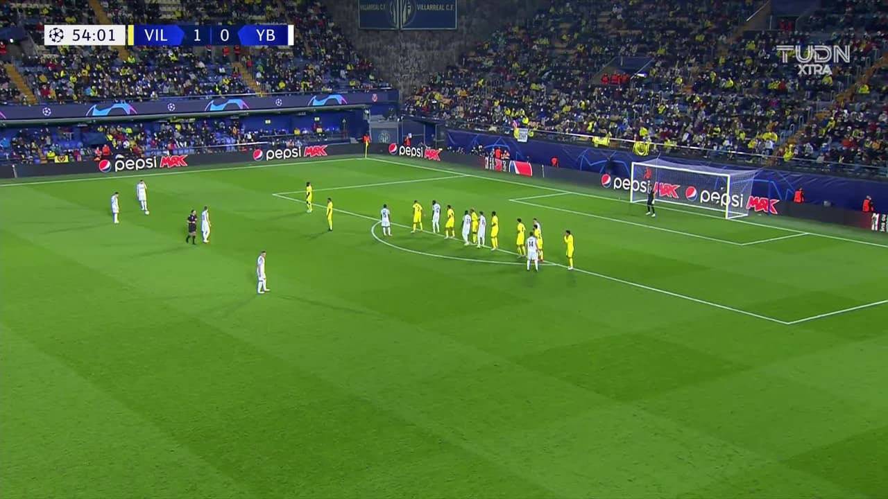 ¡GOL!  anota para BSC Young Boys. Christian Fassnacht