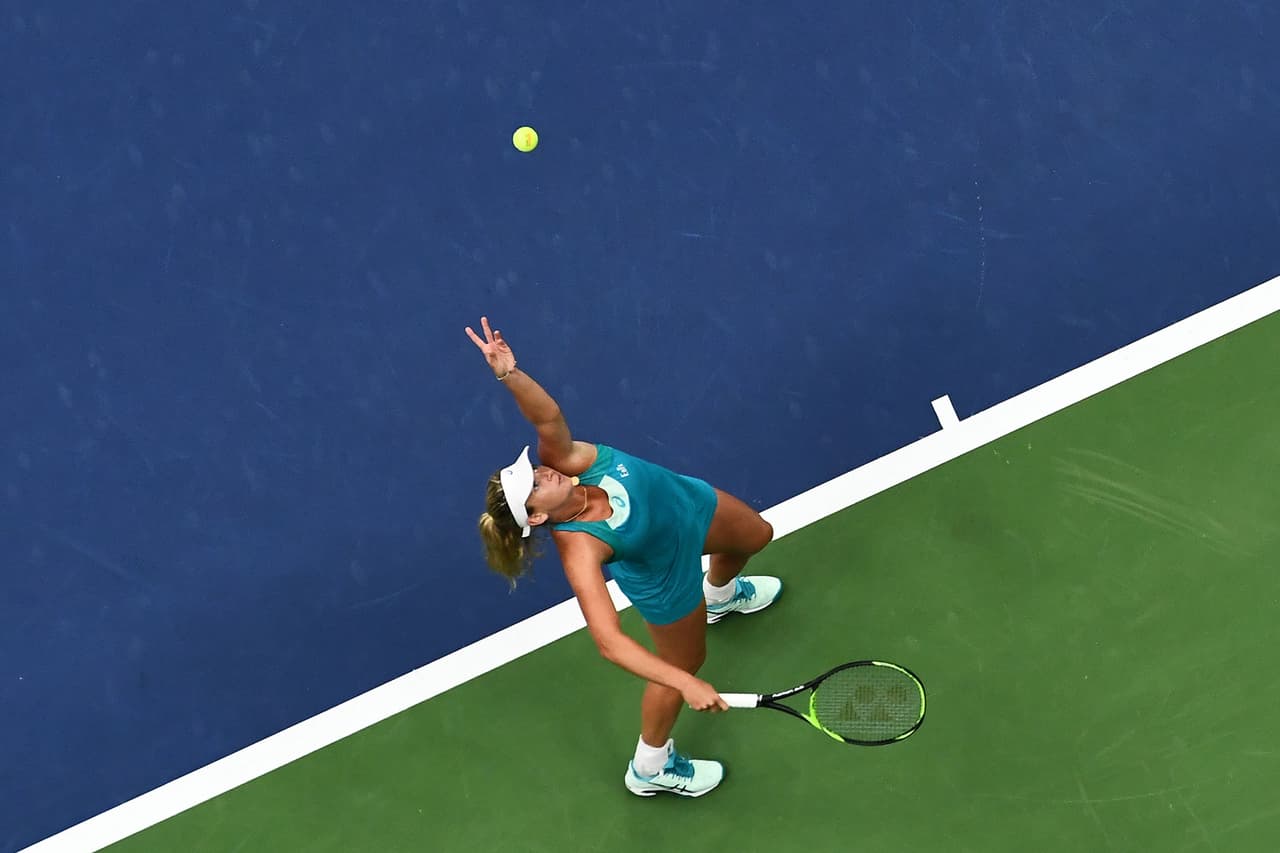 Para el segundo parcial, la estadounidense Vandeweghe fue aún más contundente y fuerte en su servicio.