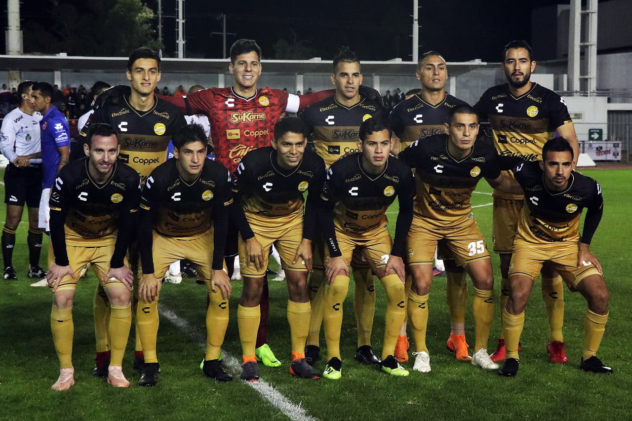 Los once hombres de Dorados bajo el mando técnico de Diego Armando Maradona.