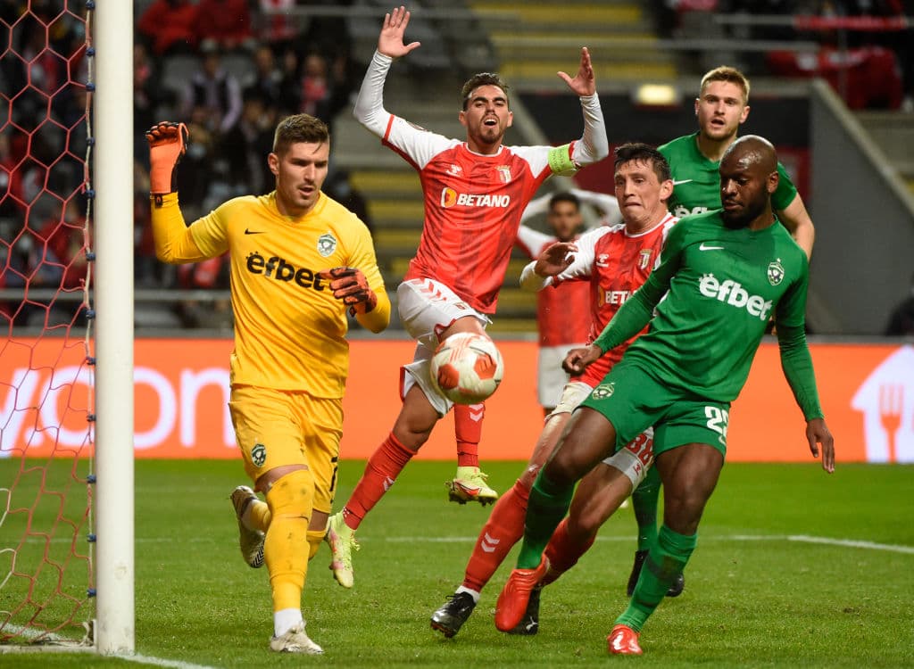 Braga se impone ante Ludogoretz 4-2 durante la J4 en la Europa League y ya es líder del Grupo F. Al Musrati, Medeiros, Galeno y González le dieron la victoria a los locales, mierntras que para la visita, descontaron Sotirou y Plastun.