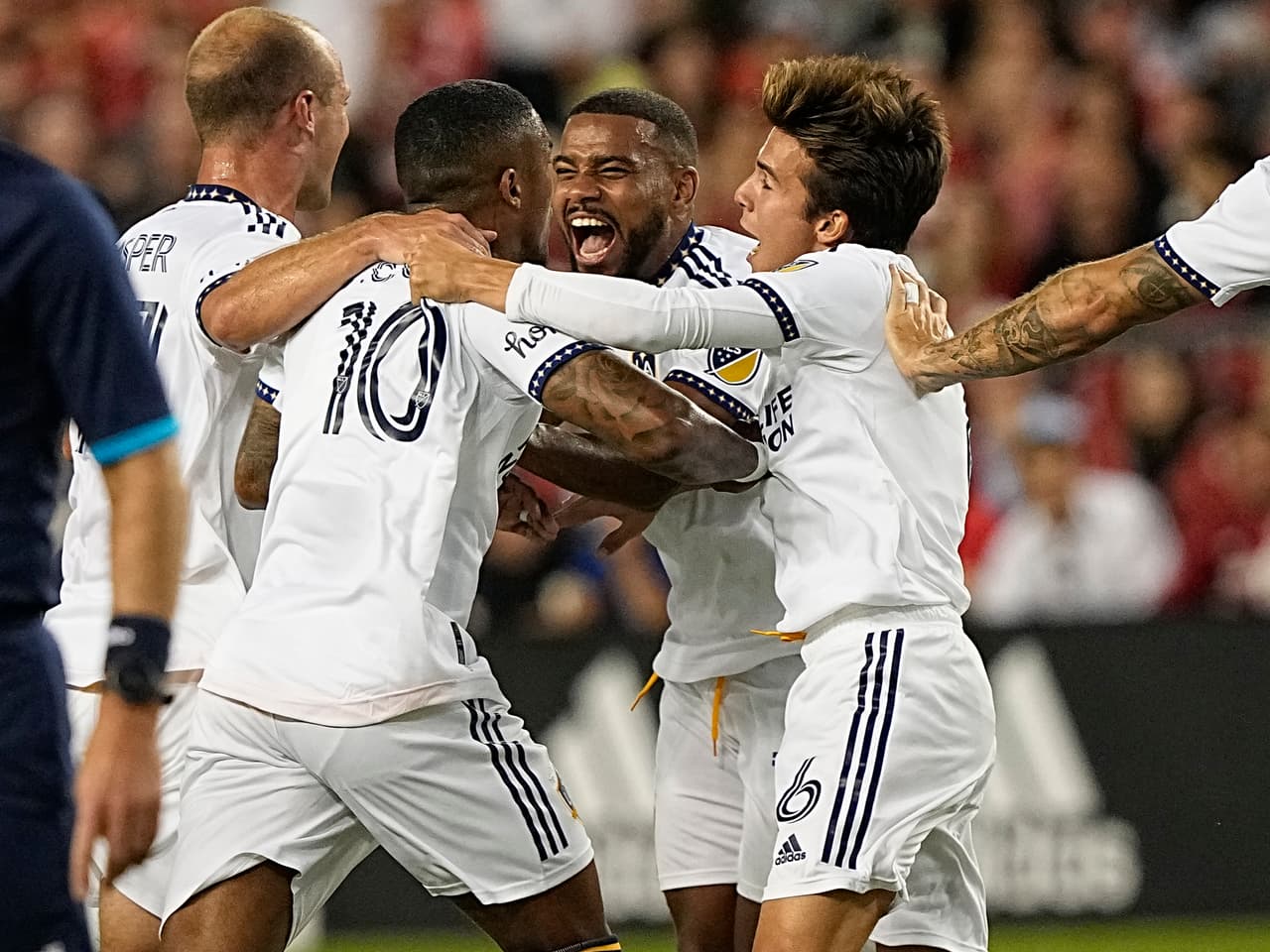 El equipo angelino celebró ese gol como si hubiera sido un verdadero triunfo.
<br>