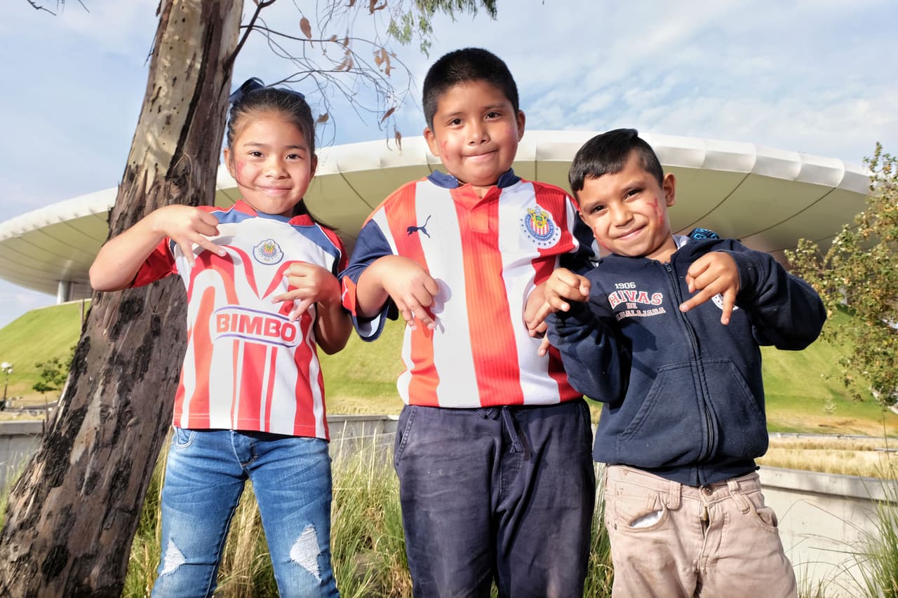 Los colores de Chivas de Guadalara y de León encontraron la alegría de los hinchas como su mejor lugar para vivir la fiesta de la Jornada 16 del Clausura 2019.