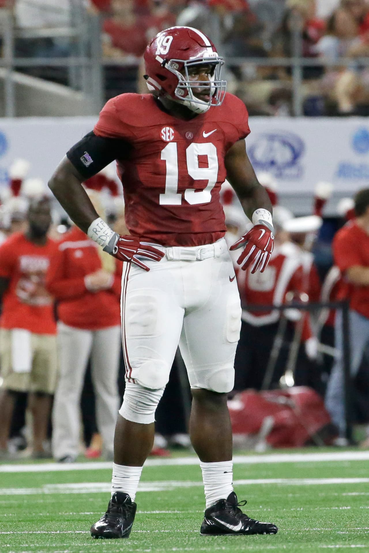 Pick 15 Los Angeles Rams: ILB REGGIE RAGLAND, Alabama