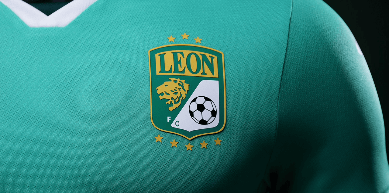 León presenta elegante uniforme para jugar ante Cruz Azul