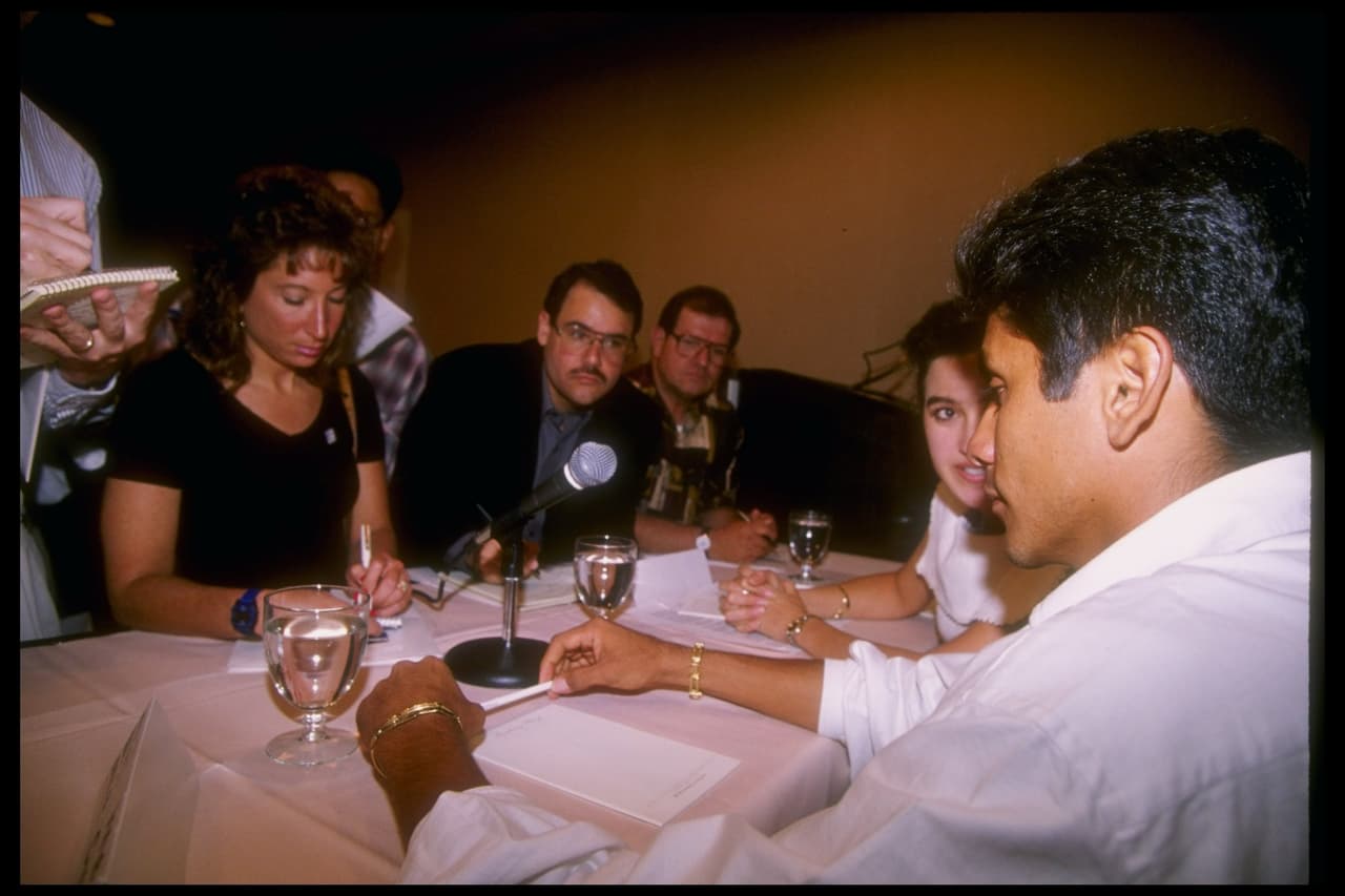 Su presentación oficial como refuerzo del Galaxy atrajo poca prensa, pues hace 20 años el fútbol soccer aún no era tan popular en los Estados Unidos.