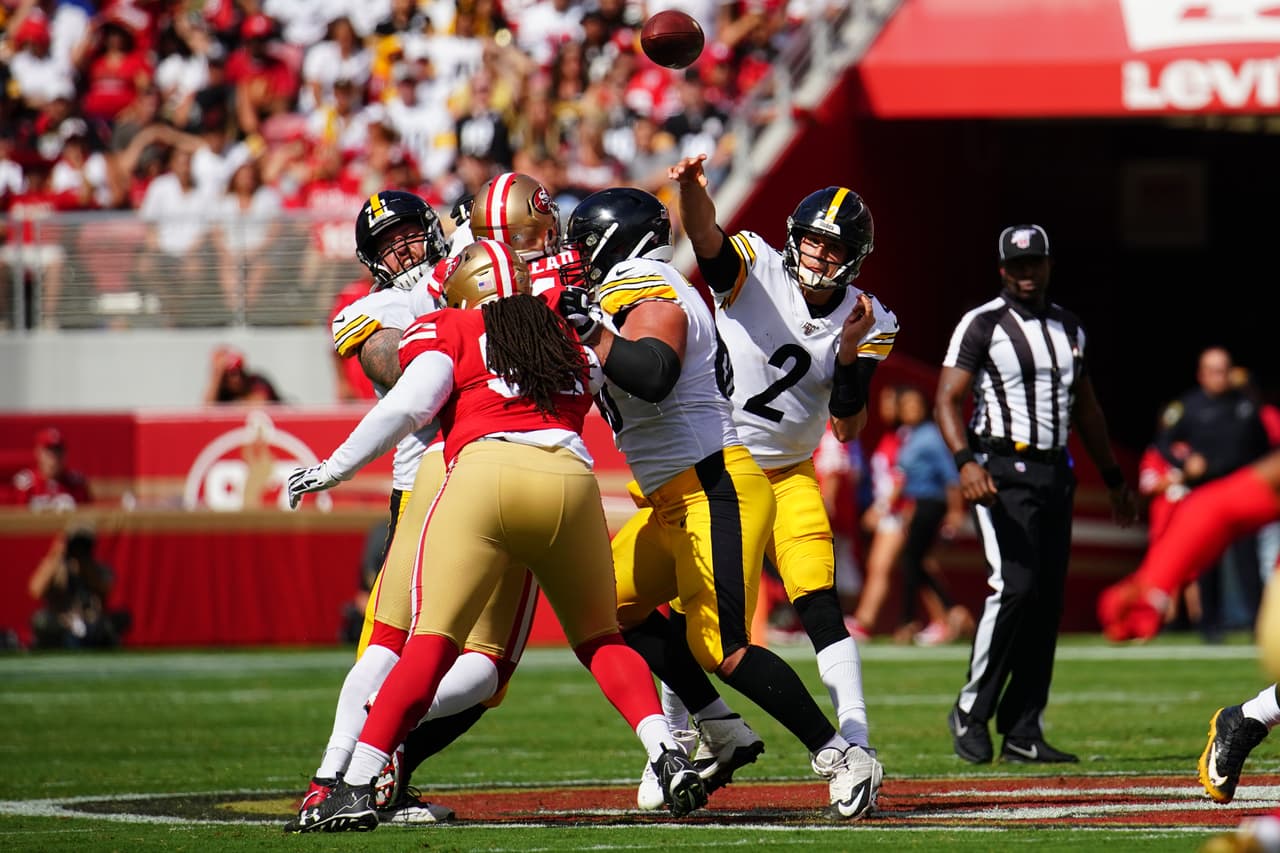 Por otro lado, Mason Rudolph completó 14 de los 27 envíos, lanzando para 174 yardas, dos touchdowns y una intercepción.