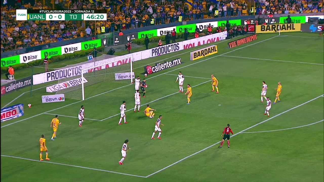 ¡TIRO ATAJADO! disparo por André-Pierre Gignac.