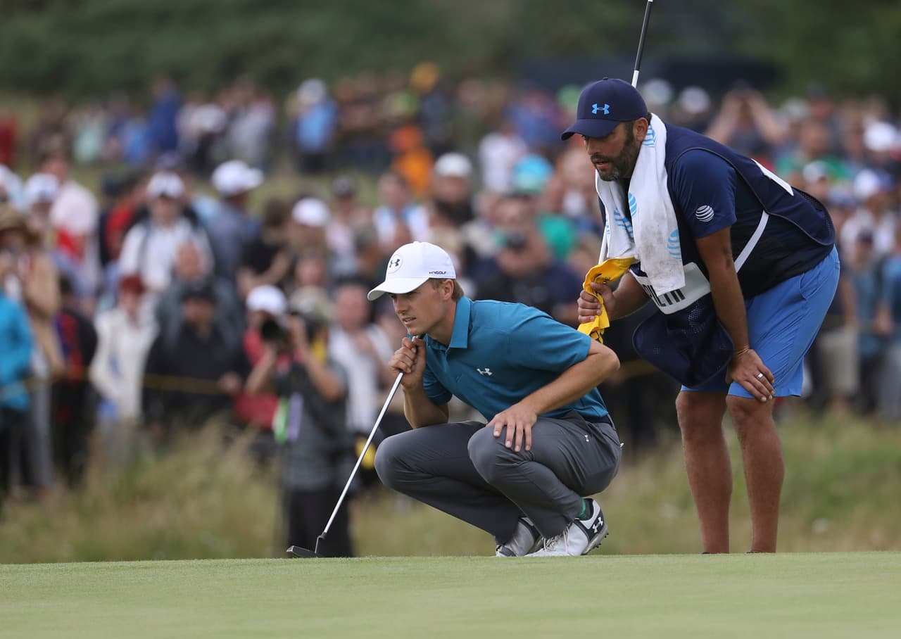 Spieth, que suele ser muy eficaz en el green, cedió y vio como Kuchar lo igualó en la tarjeta en la última ronda.