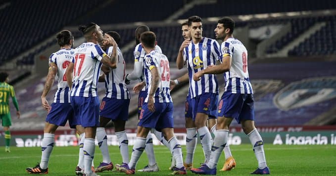 El Porto de 'Tecatito' Corona amenaza con retirarse de copa portuguesa