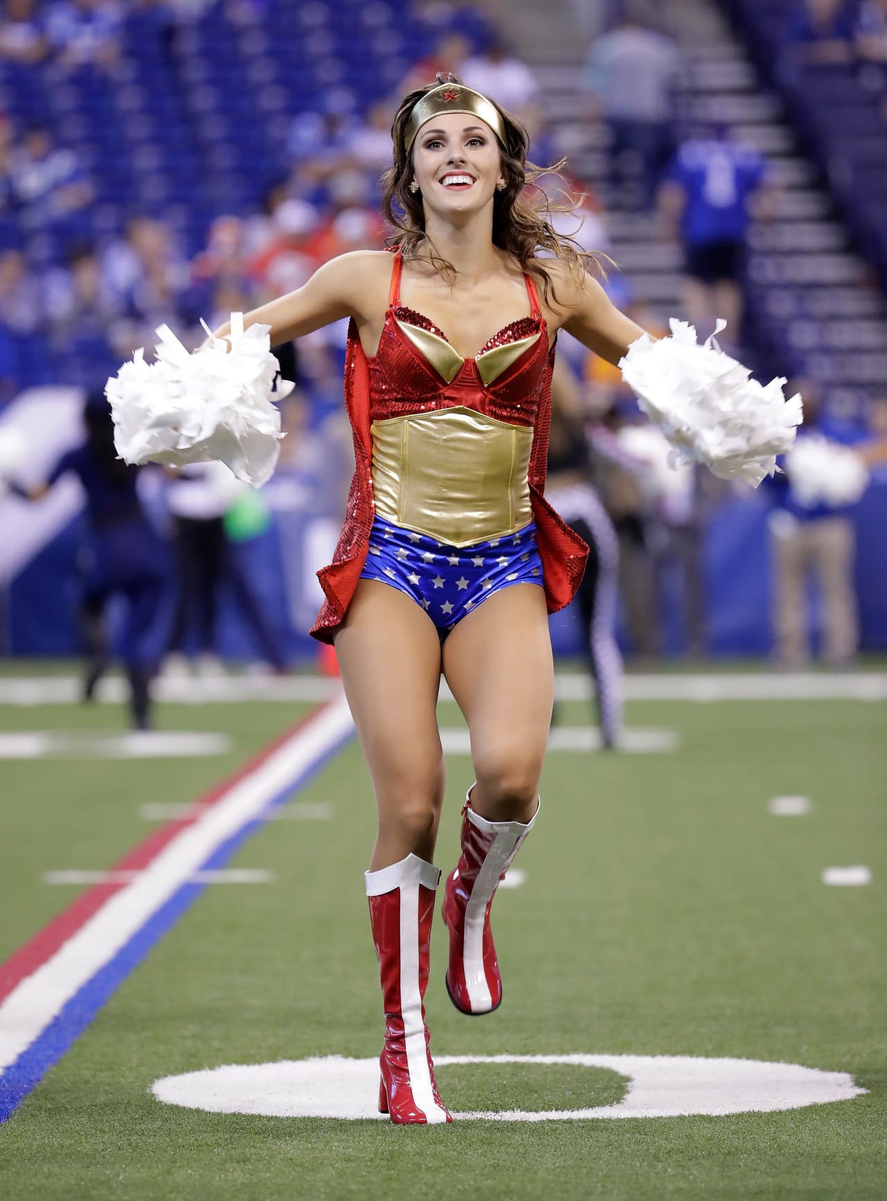 Lo que sí quedó claro es que esta porrista fue la Mujer Maravilla de Indianapolis Colts, al menos en su disfraz.