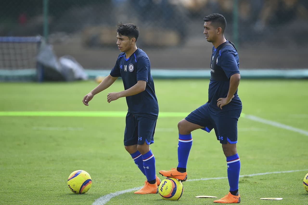 Bajo las órdenes del portugués Pedro Caixinha, los jugadores de Cruz Azul buscan adaptar el mensaje para ser un equipo poderoso.
