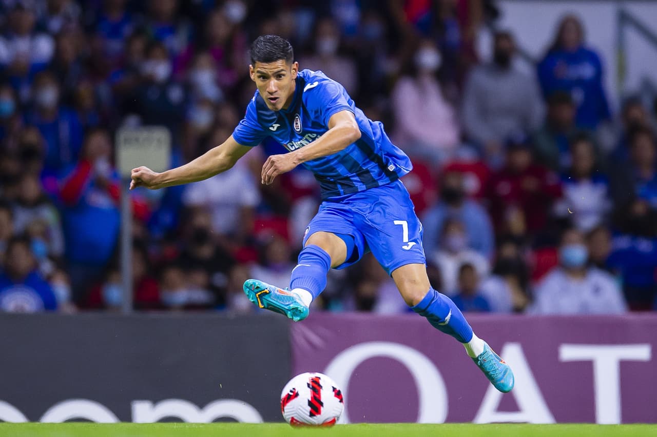 Cruz Azul dominó desde el inicio y en 20 minutos ya había abierto el marcador con un disparo cruzado de Uriel Antuna tras una desatención de la defensa del Montreal.