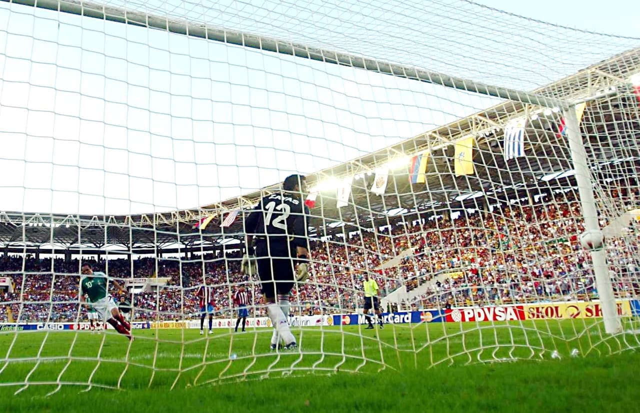 El 5-0 lo concretó Cuauhtémoc Blanco otra vez en un penal, ahora cometido a Andrés Guardado. El tanto fue a los 79 minutos.