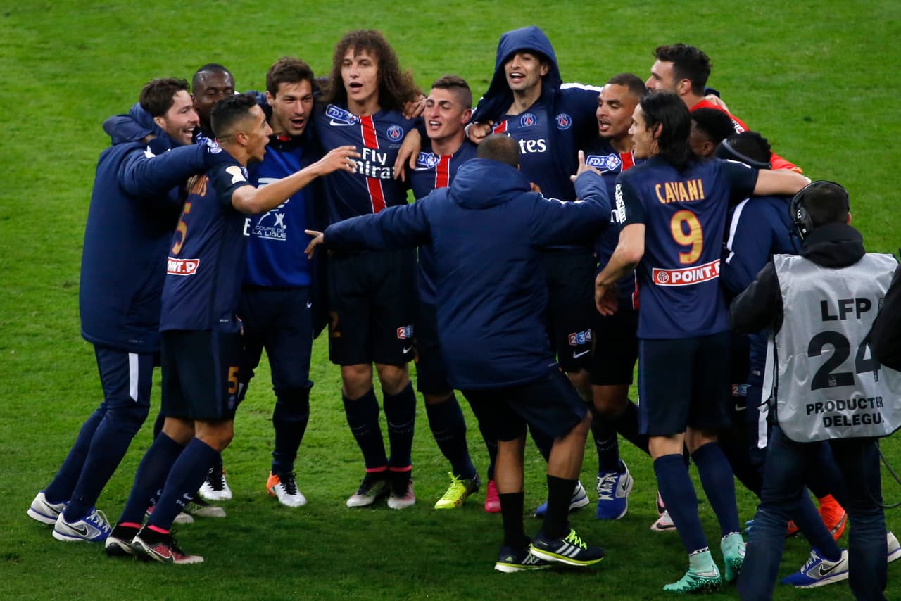PSG celebra el triunfo ante Lille en la final de Copa de Liga.
