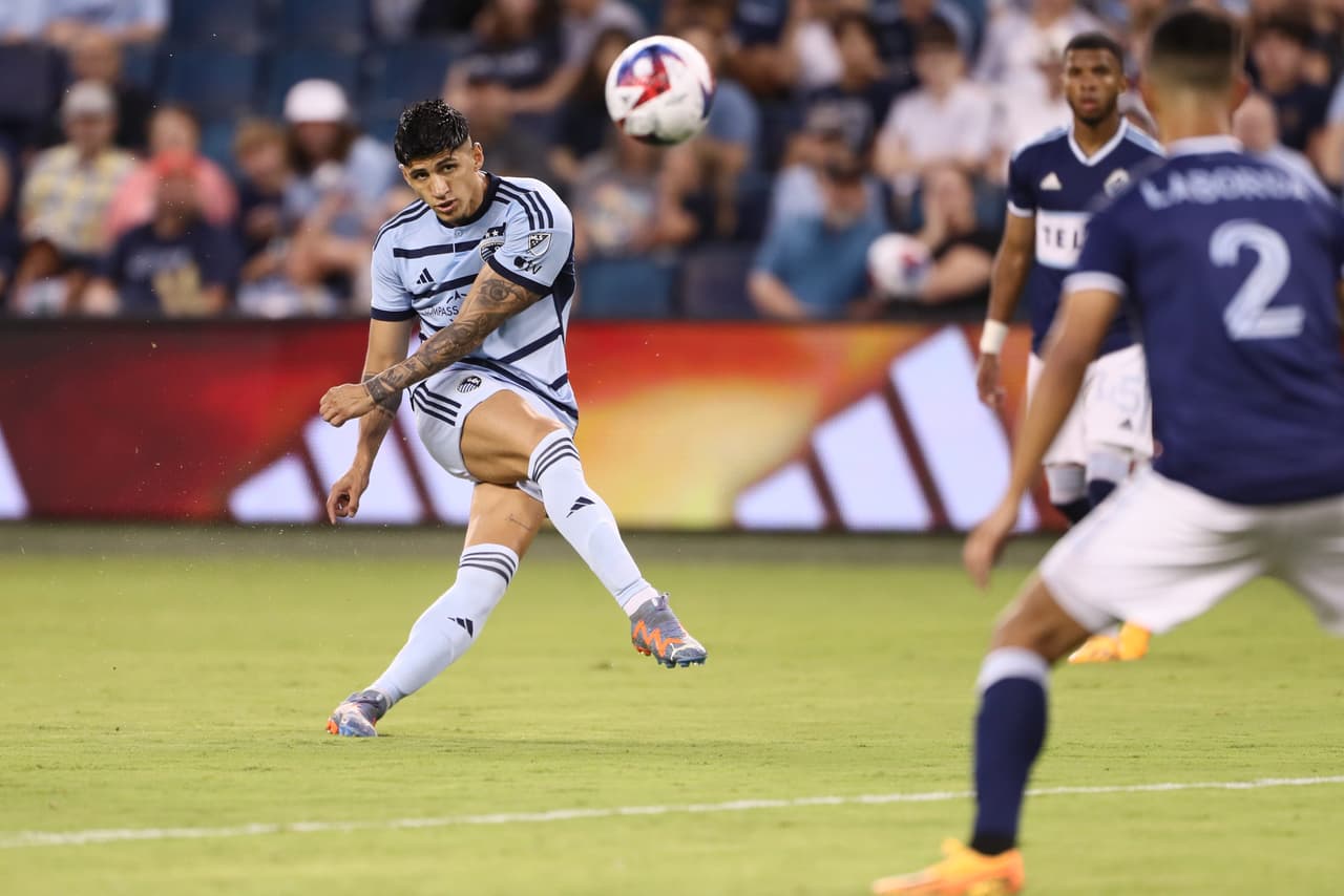 ¡Goleador descomunal! Pulido vuelve a anotar en triunfo de Sporting KC