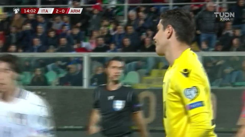 Tiro de esquina para Italy