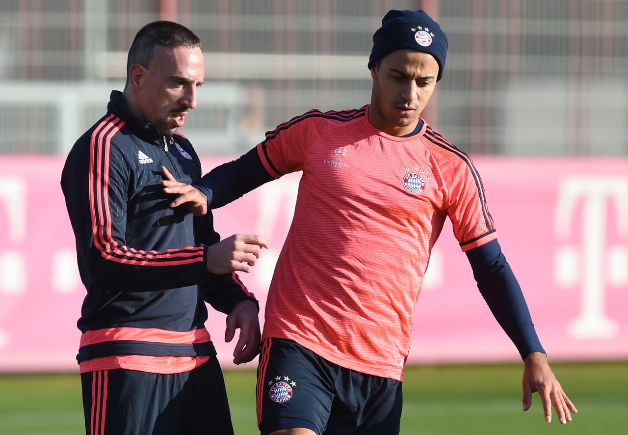 Thiago Alcántara regresó a la práctica del Bayern