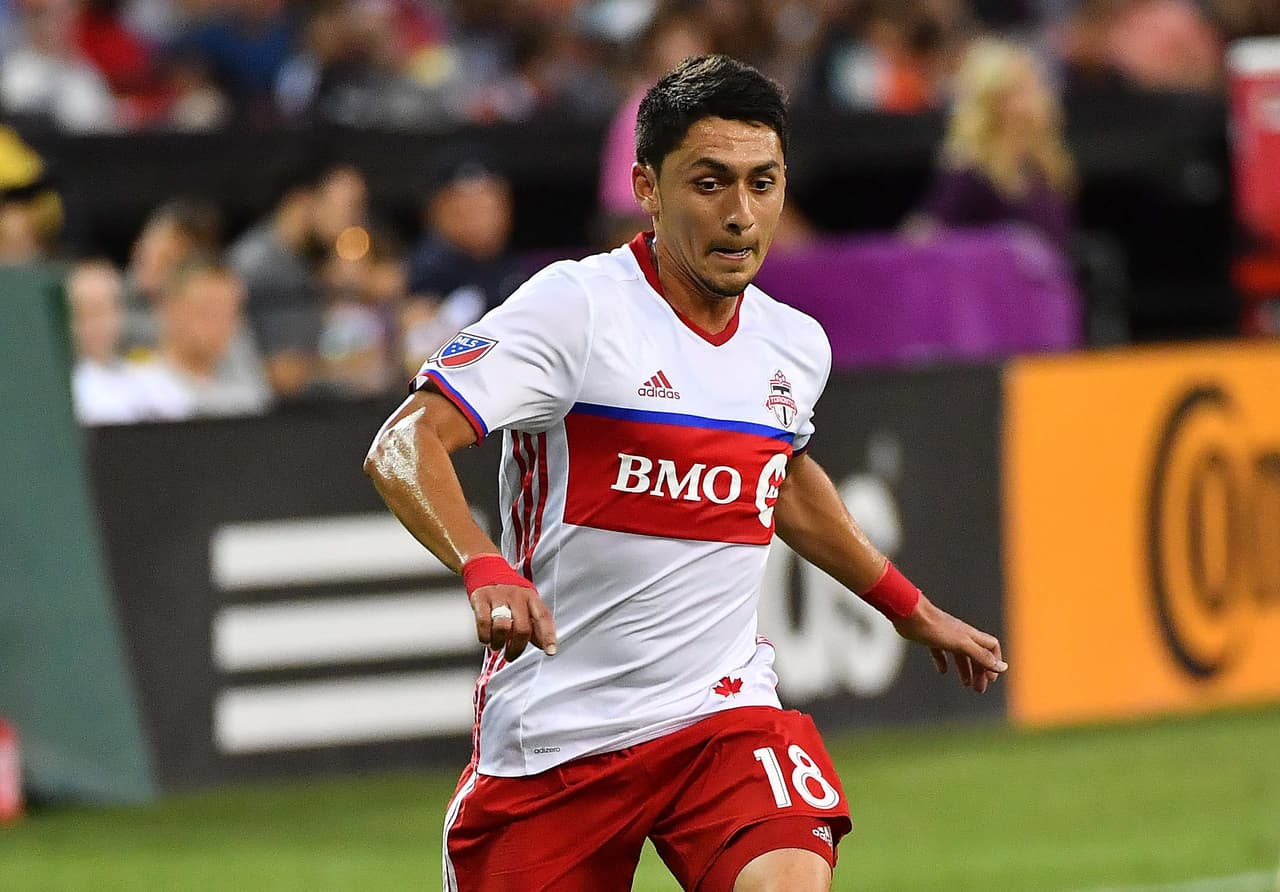 Marco Delgado abrió la cuenta para Toronto FC en la victoria escarlata sobre Chicago Fire. El californiano destaca cada vez más en el rico mediocampo del club canadiense. (USA Today Images)