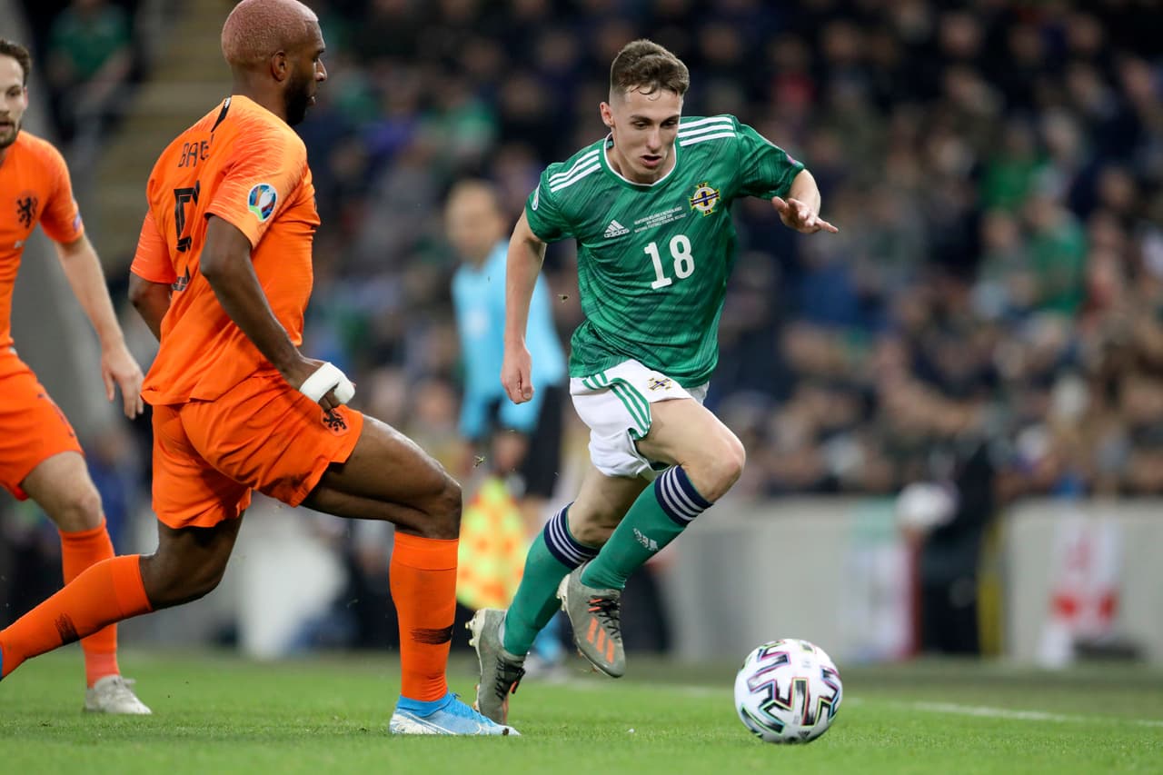 Holanda no puede con Irlanda del Norte y pospone su clasificación a la Euro 2020.