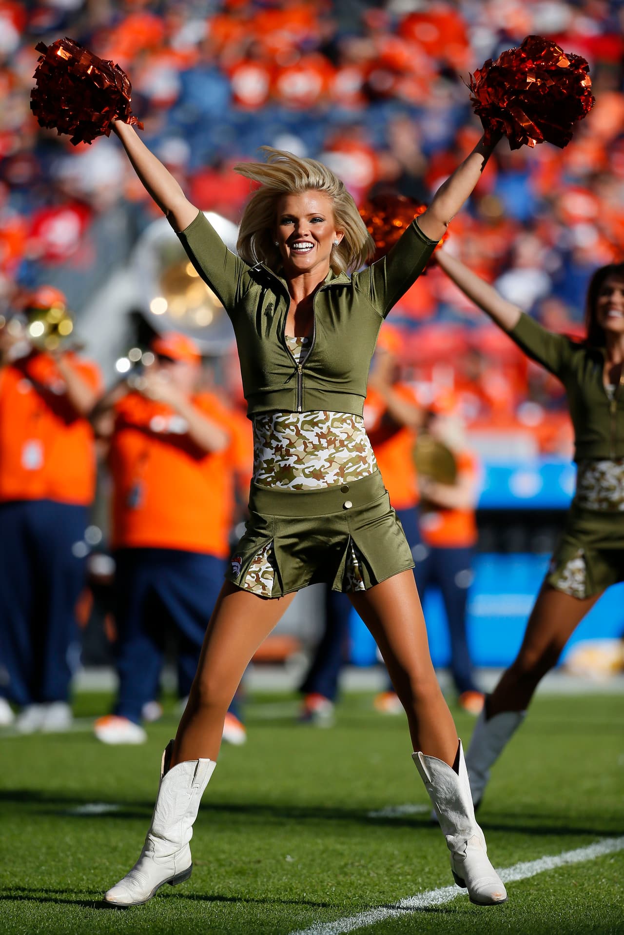 Checa las hermosas cheerleaders que llenaron de alegría la Semana 10 de la NFL.