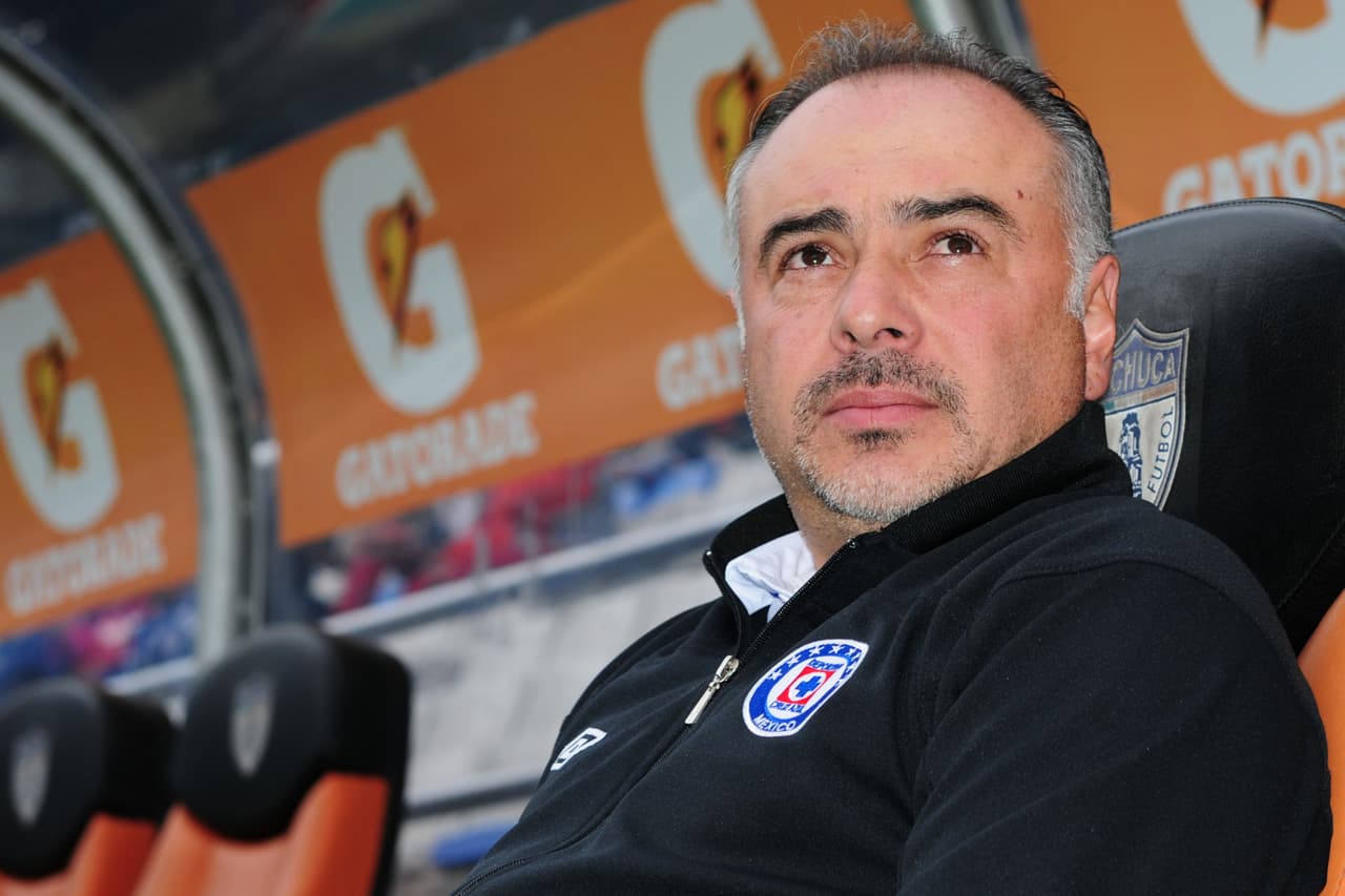 Incluso remontándonos más, Guillermo Vázquez y Enrique Meza tuvieron un desempeño por encima del que actualmente tiene Cruz Azul. Con Memo los azules sumaron 7 puntos en su primer torneo, 5 en el segundo y 4 en el tercero durante las primeras 3 fechas.