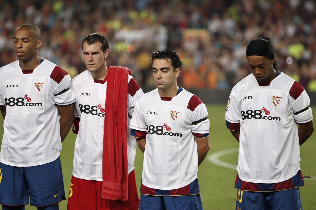 La muerte de Antonio Puerta generó toda clase de homenajes, incluso de sus rivales, que vistieron una playera con su nombre.