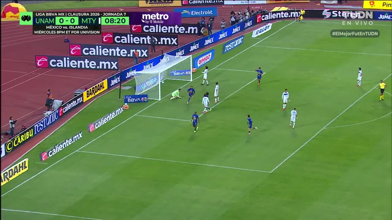 ¡GOL!  anota para Pumas UNAM. Álvaro Angulo