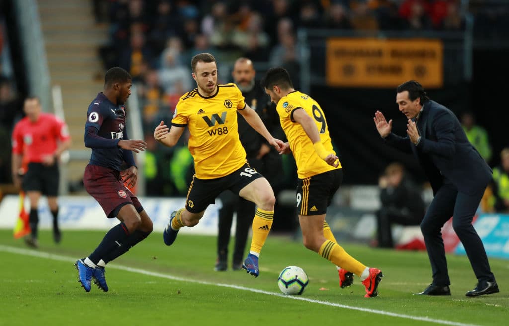 A los 82 minutos Jiménez fue remplazado del terreno de juego por el español Adama Traore. Se fue despedido con aplausos.