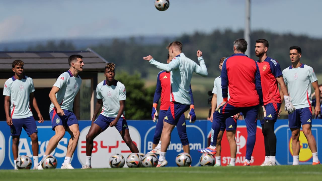 España prepara la Semifinal ante Francia con dos duras bajas