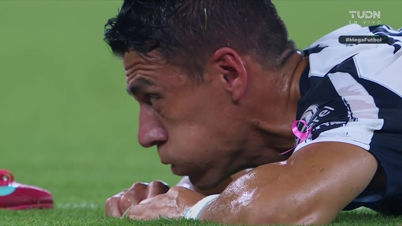 ¡Atajadón! Mele evita el gol de Pumas con una atajada espectacular