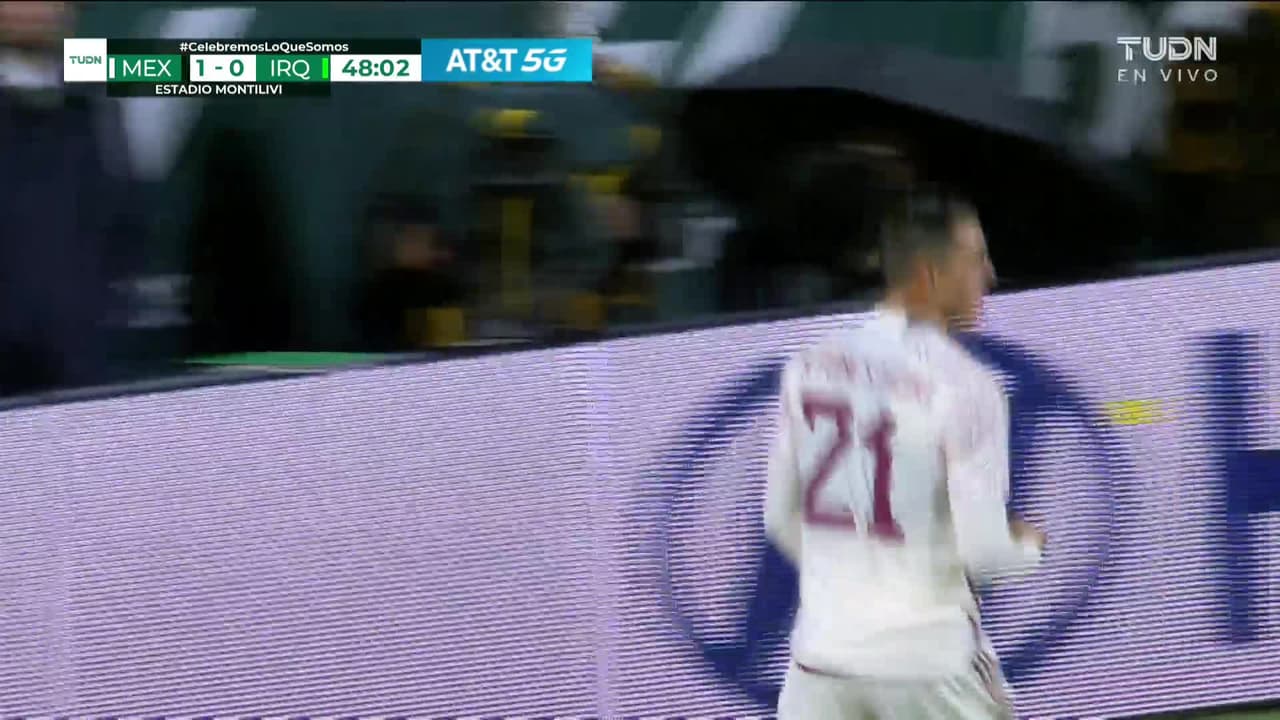 ¡GOL!  anota para México. Rogelio Funes Mori