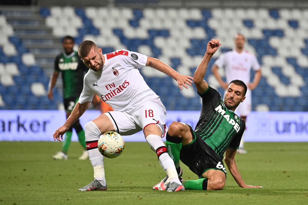 Con doblete Zlatan, el Milán gana y se separa a 11 puntos del Sassuolo qye estaba en búsqueda de puestos en Europa League.