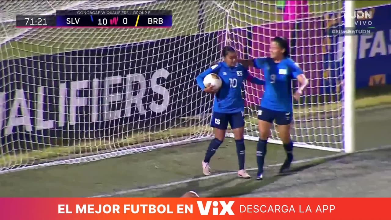 ¡La número 10 de El Salvador mete el décimo gol! Brenda Cerén con triplete